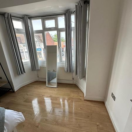 Central & Cozy 3Br Apt - High Chair - Free Parking London Exterior photo