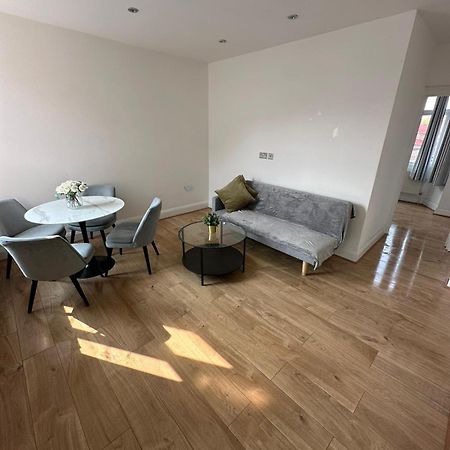 Central & Cozy 3Br Apt - High Chair - Free Parking London Exterior photo