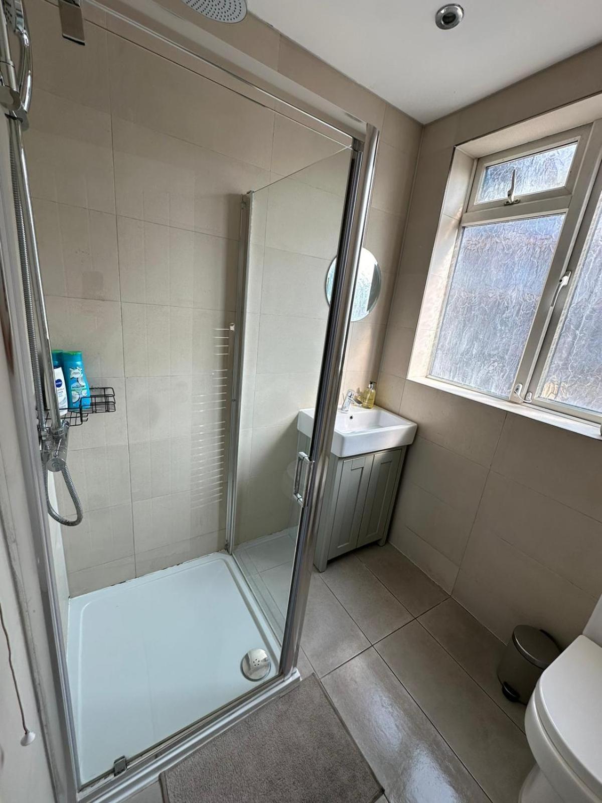 Central & Cozy 3Br Apt - High Chair - Free Parking London Exterior photo